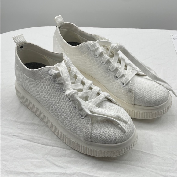 Allbirds BP. Sonny Platform Sneakers in White Fabric. 9.5M. - Picture 2 of 13